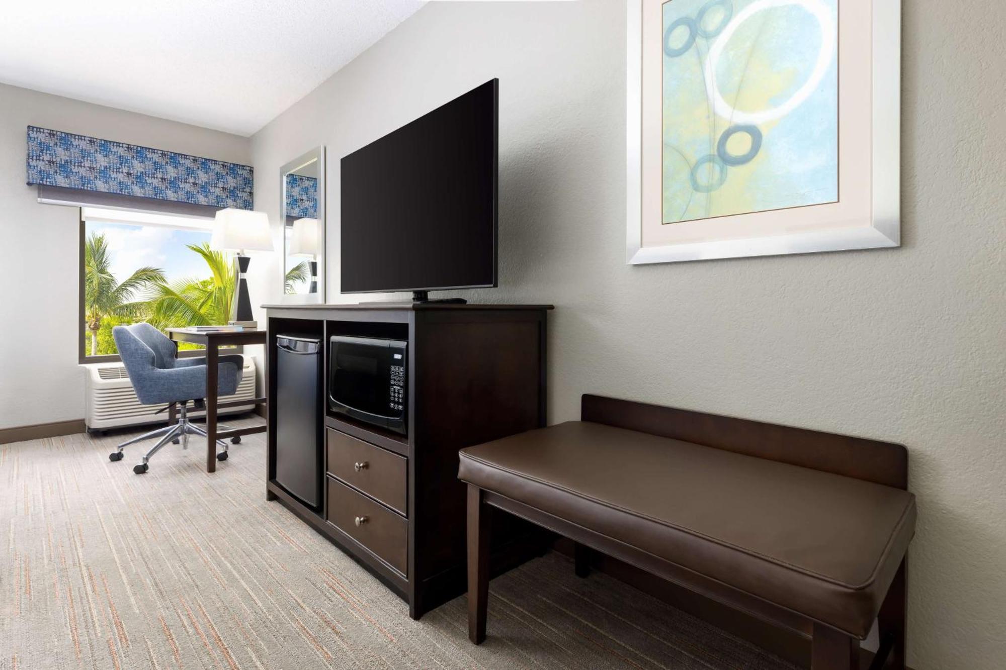 Hampton Inn Naples-Central Kültér fotó