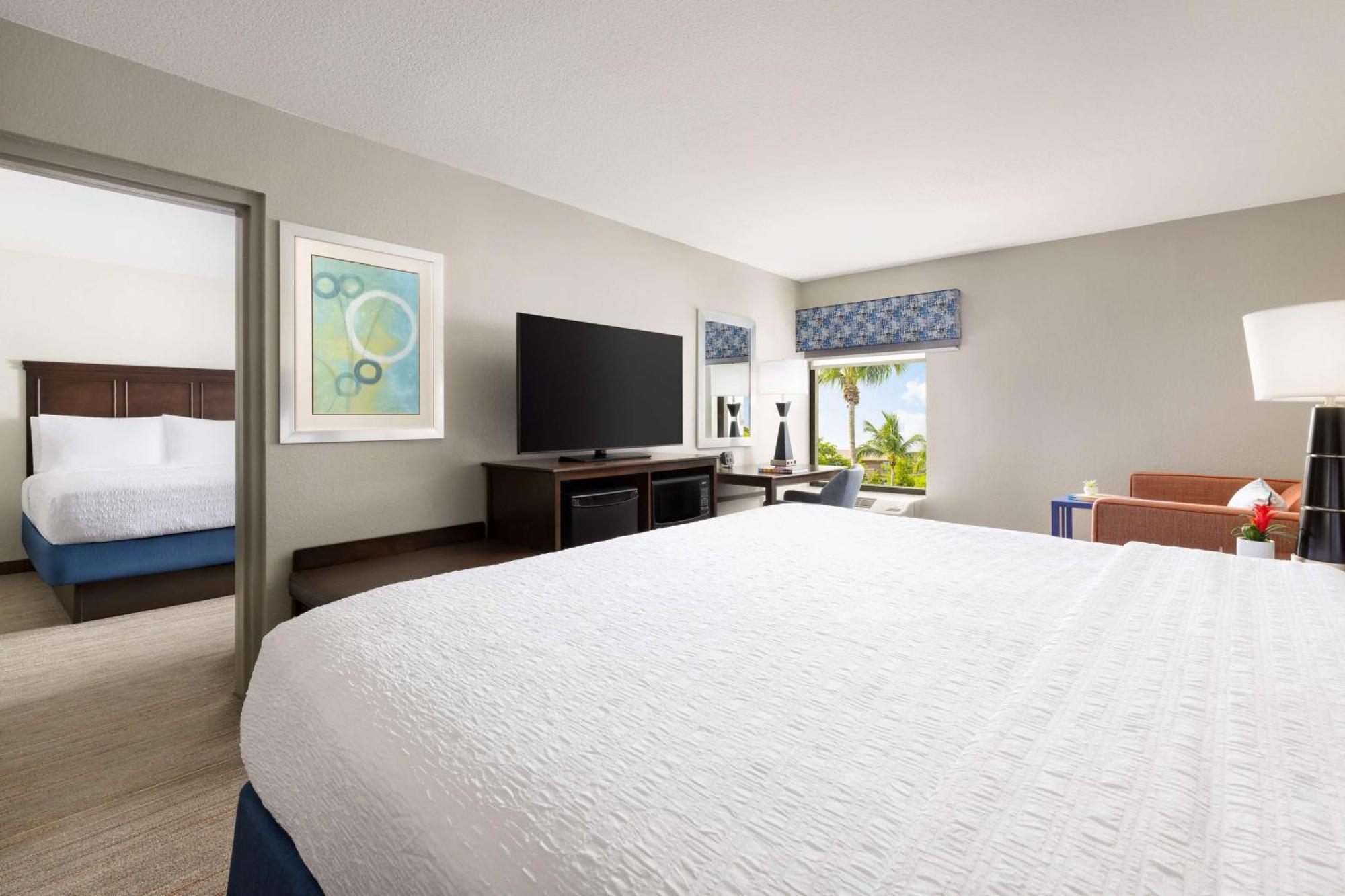 Hampton Inn Naples-Central Kültér fotó