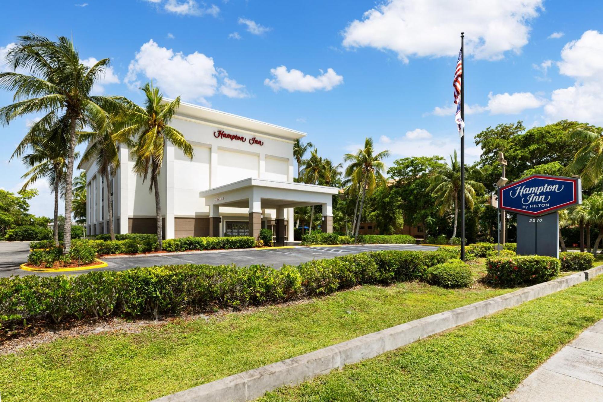 Hampton Inn Naples-Central Kültér fotó
