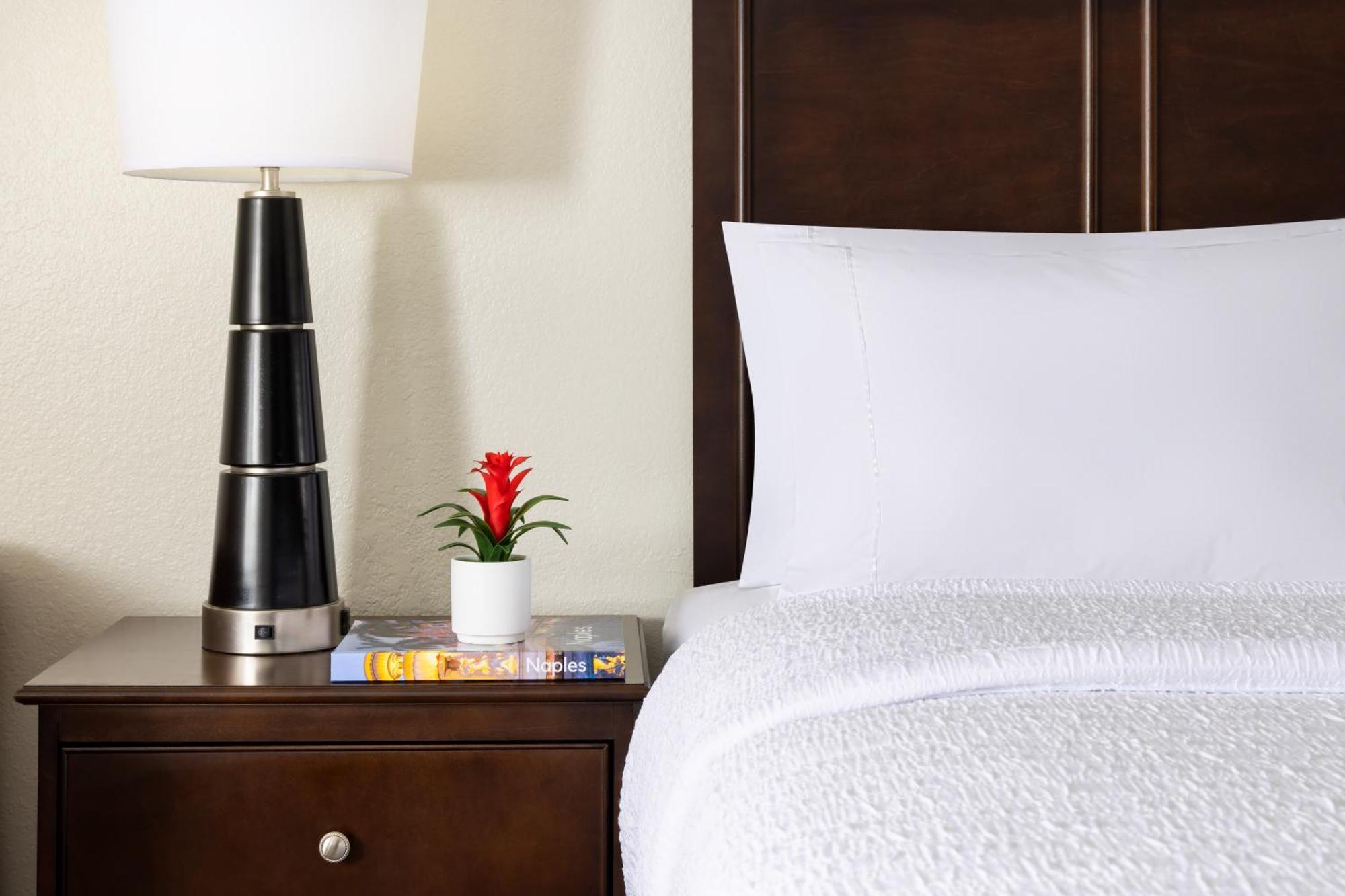 Hampton Inn Naples-Central Kültér fotó